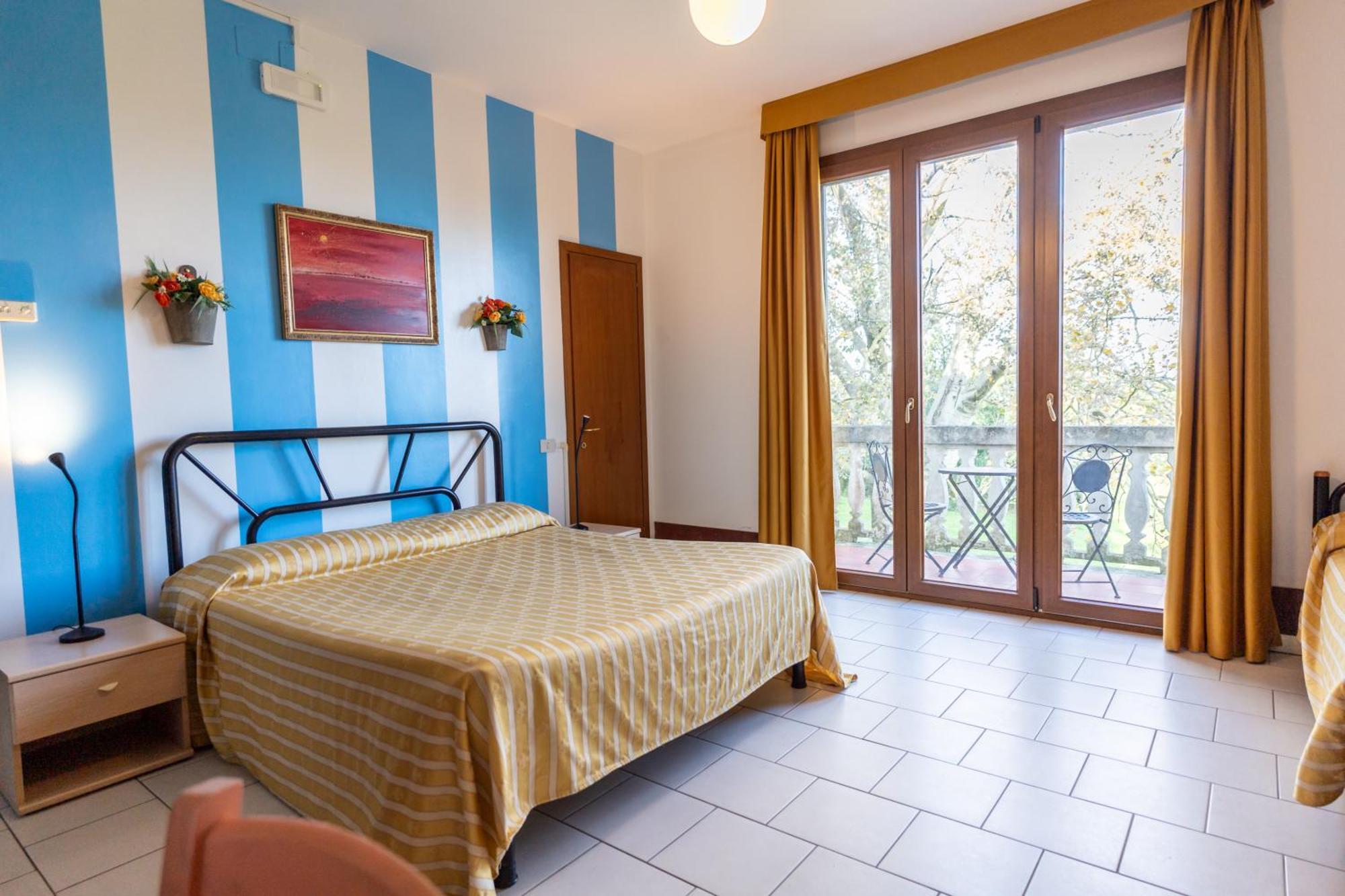 Vierbettzimmer mit Balkon